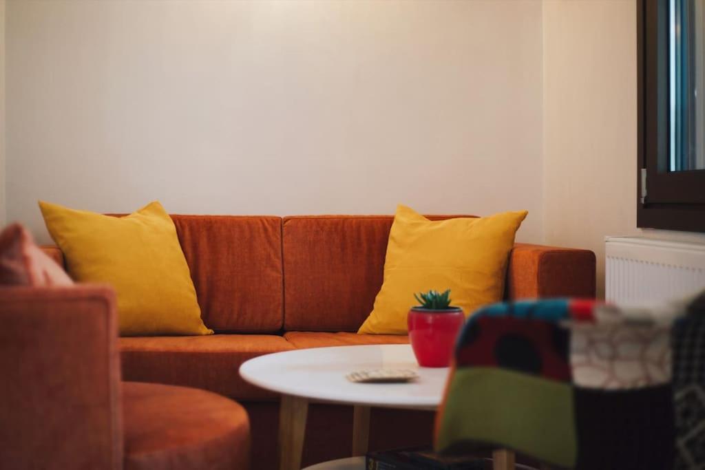 Το Σπίτι Της Ευτυχίας Στούντιο Apartment Karpenísion Екстериор снимка