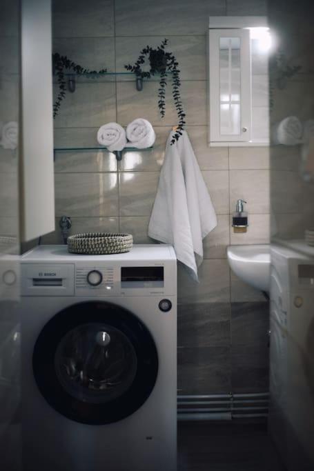 Το Σπίτι Της Ευτυχίας Στούντιο Apartment Karpenísion Екстериор снимка