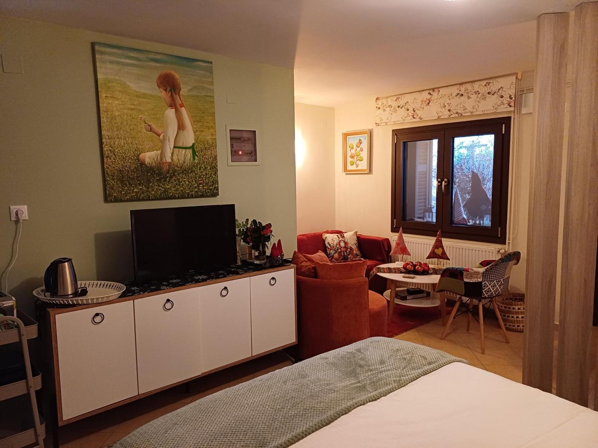 Το Σπίτι Της Ευτυχίας Στούντιο Apartment Karpenísion Екстериор снимка